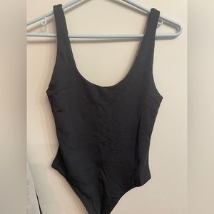 Aritzia Babaton Contour Bodysuit